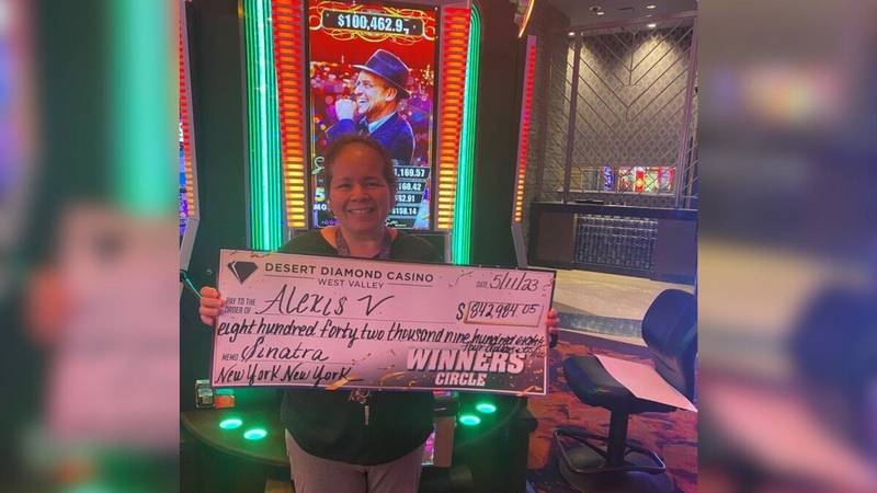 Женщина выиграла джекпот в 843 тысячи долларов в казино недалеко от Глендейла