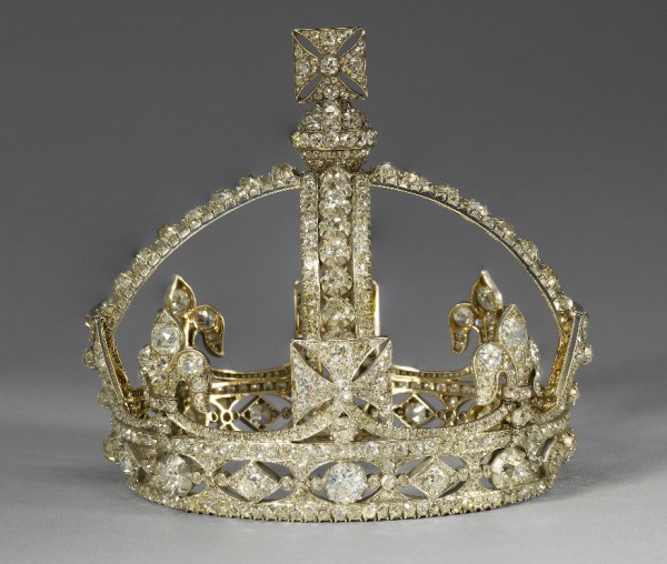 Queen Victoria small diamond crown