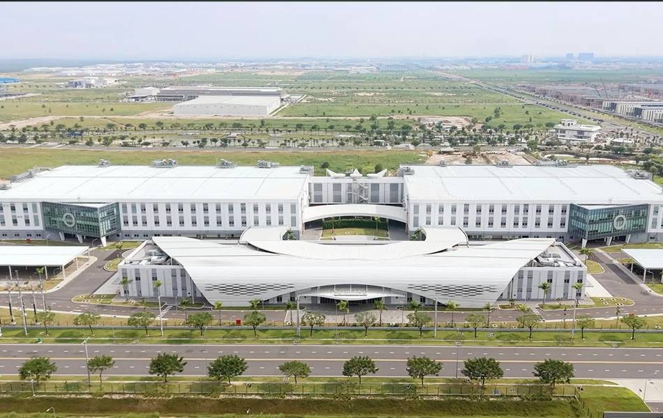 The world’s largest jewellery brand, Pandora, has opened a new jewellery factory in Vietnam, its fourth global facility and first outside Thailand, to support its international expansion. | Source: Pandora